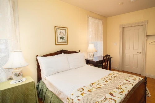 Hillcrest Hall Country Inn image 14