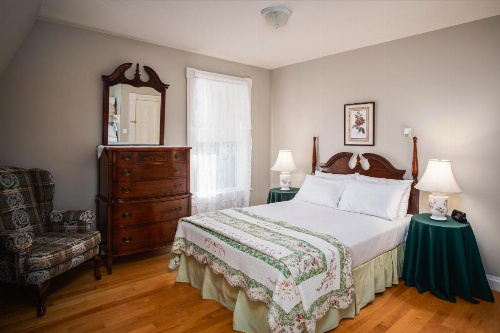Hillcrest Hall Country Inn image 15