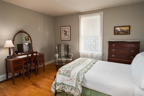Hillcrest Hall Country Inn image 16