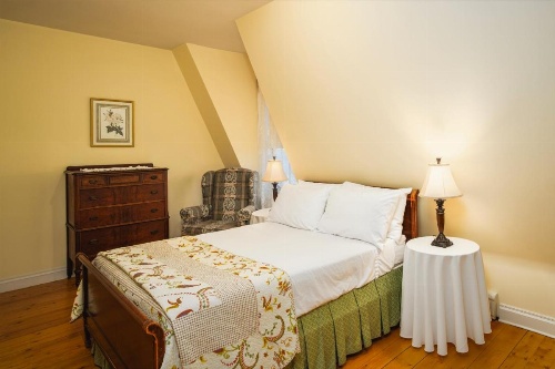 Hillcrest Hall Country Inn image 18