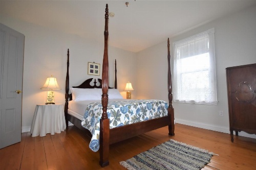 Hillcrest Hall Country Inn image 2