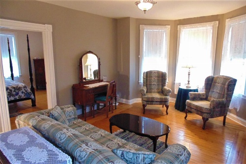 Hillcrest Hall Country Inn image 3